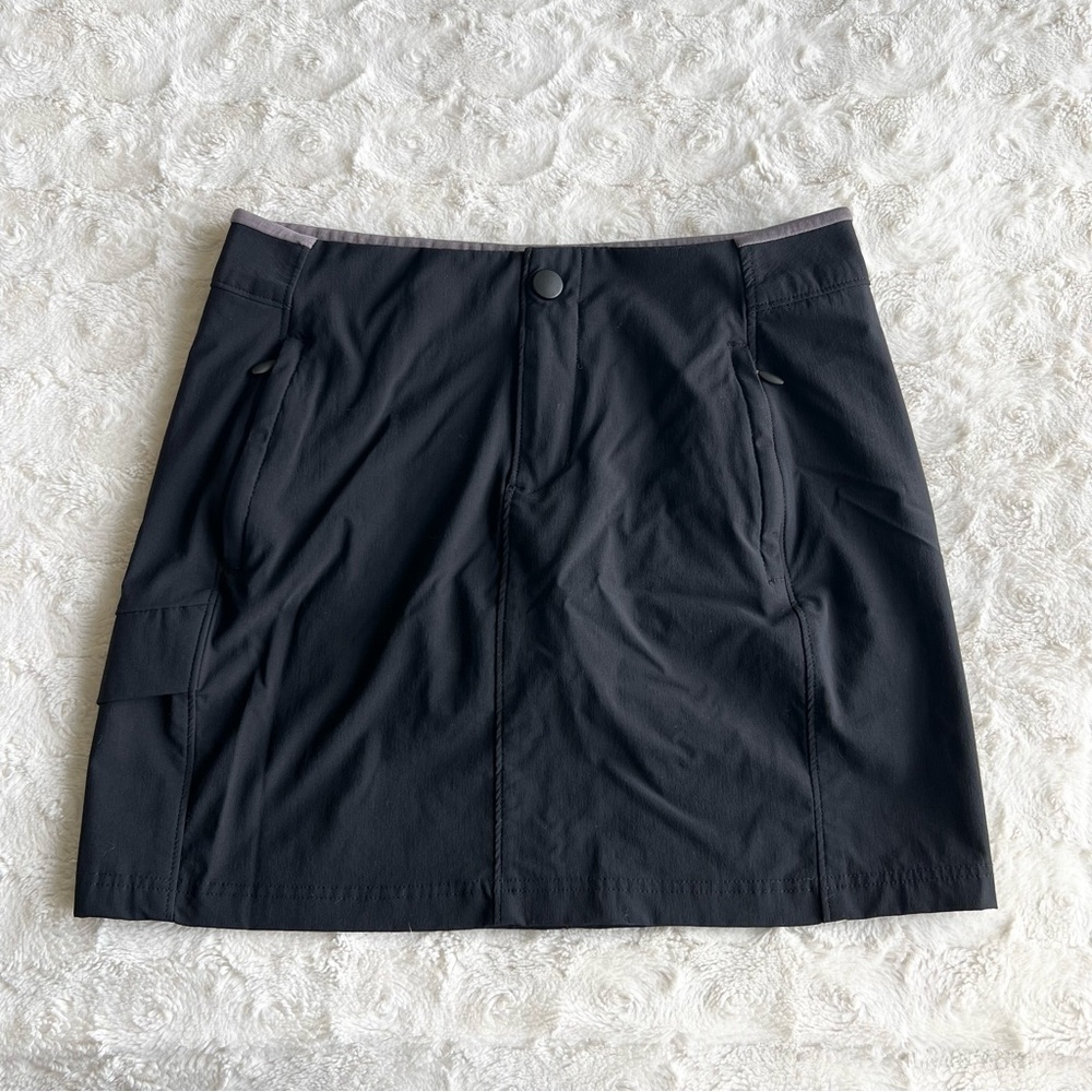 Columbia Skort Womens 8 Black Saturday Trail Omni-Shield Activewear Hiking Zip